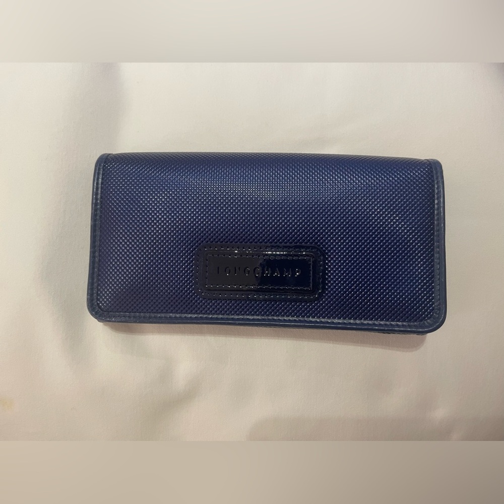 Longchamp patent leather woman’s wallet, navy blue